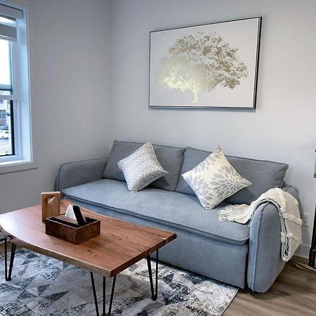 10 Minutes To Dt With Free Parking Apartment Longueuil Luaran gambar