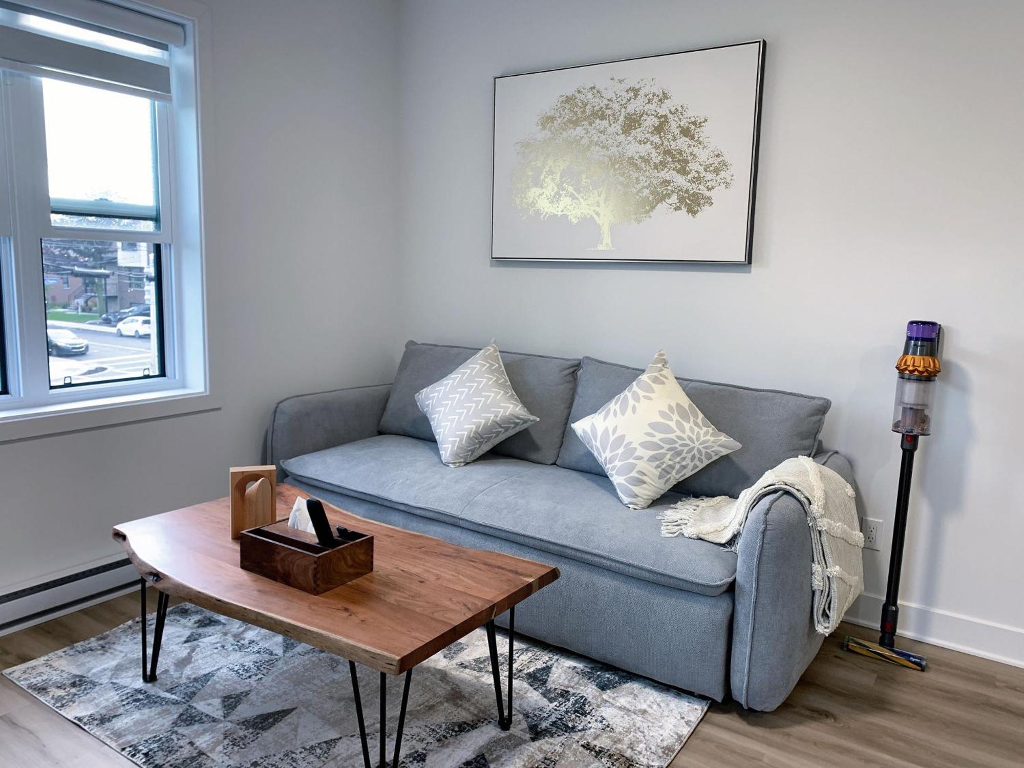 10 Minutes To Dt With Free Parking Apartment Longueuil Luaran gambar