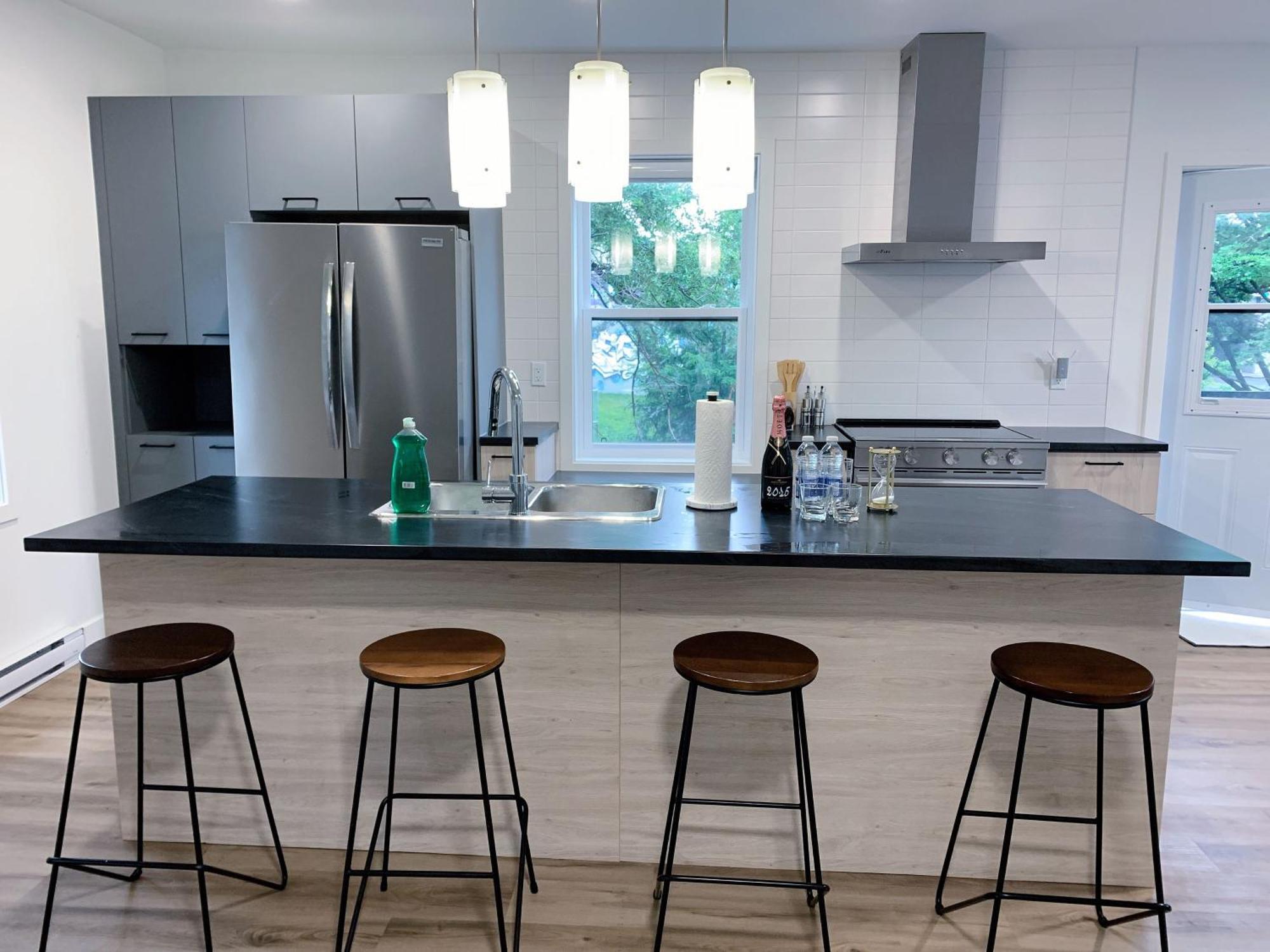 10 Minutes To Dt With Free Parking Apartment Longueuil Luaran gambar
